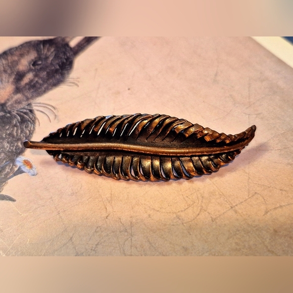 Bronze Leaf Brooch - Picture 1 of 7